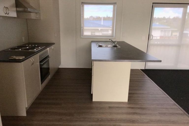 Photo of property in 49a Fairclough Road, Beach Haven, Auckland, 0626