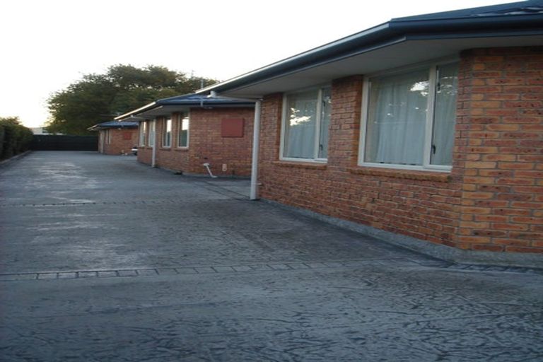 Photo of property in 17a Division Street, Riccarton, Christchurch, 8041
