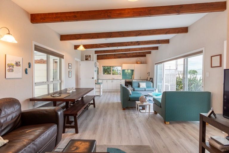 Photo of property in 32 Akitio Esplanade, Akitio, Pongaroa, 4991