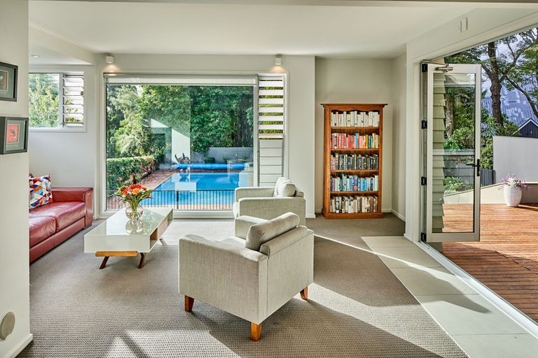 Photo of property in 41 Chatsworth Road, Silverstream, Upper Hutt, 5019