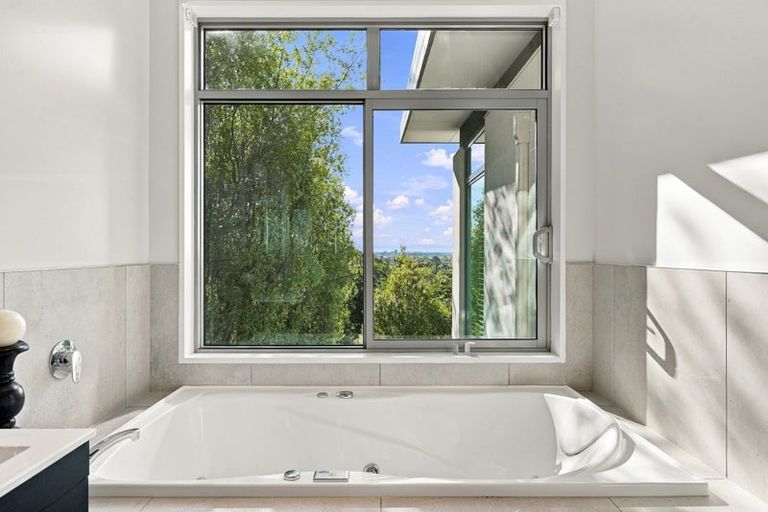 Photo of property in 11 Stronsay Lane, Hillsborough, Christchurch, 8022