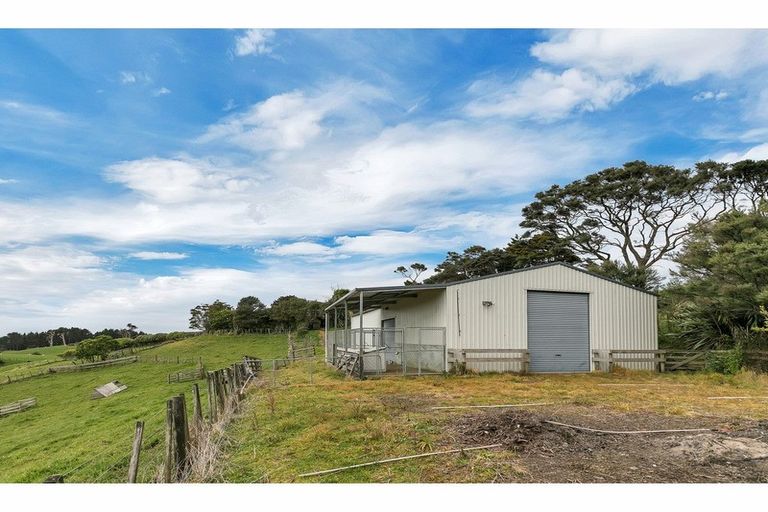 Photo of property in 125 Alf Access Road, Helensville, 0875