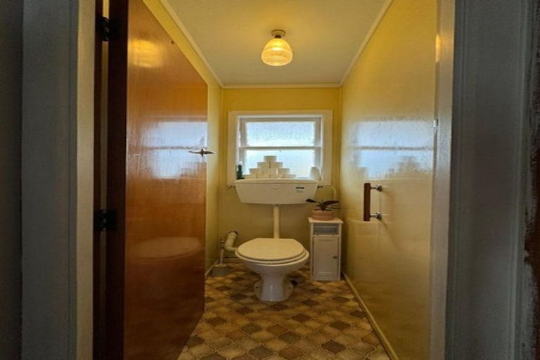 Photo of property in 12a Miles Avenue, Papatoetoe, Auckland, 2025