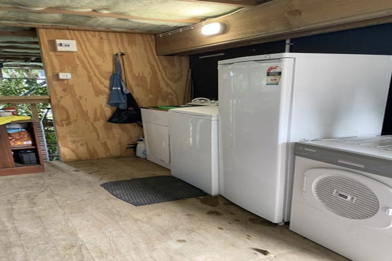 Photo of property in 1/20 Colonial Road, Birkenhead, Auckland, 0626