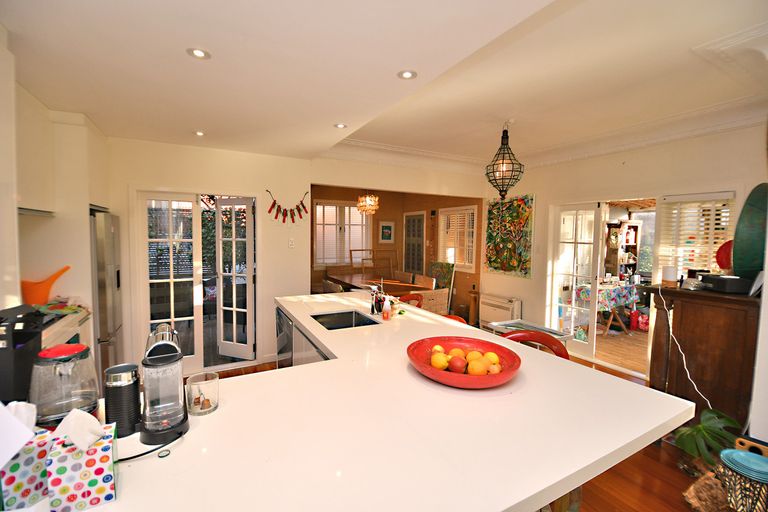 Photo of property in 12 Kendale Drive, Leigh, 0985