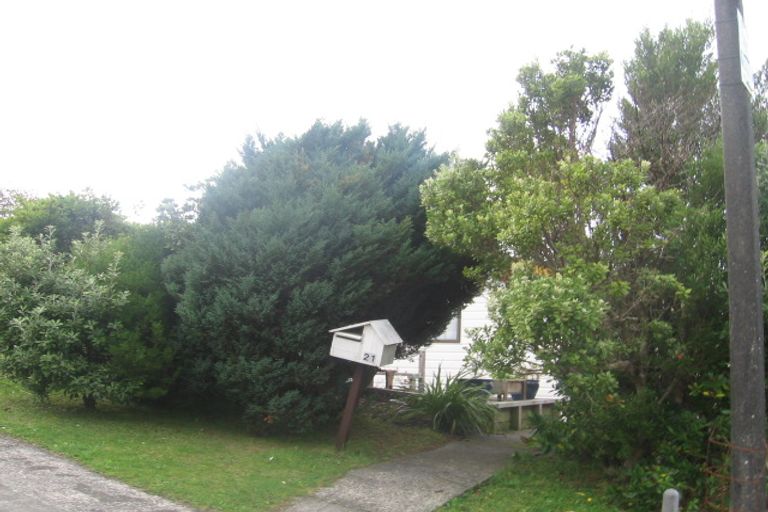Photo of property in 21 Wisteria Grove, Maungaraki, Lower Hutt, 5010