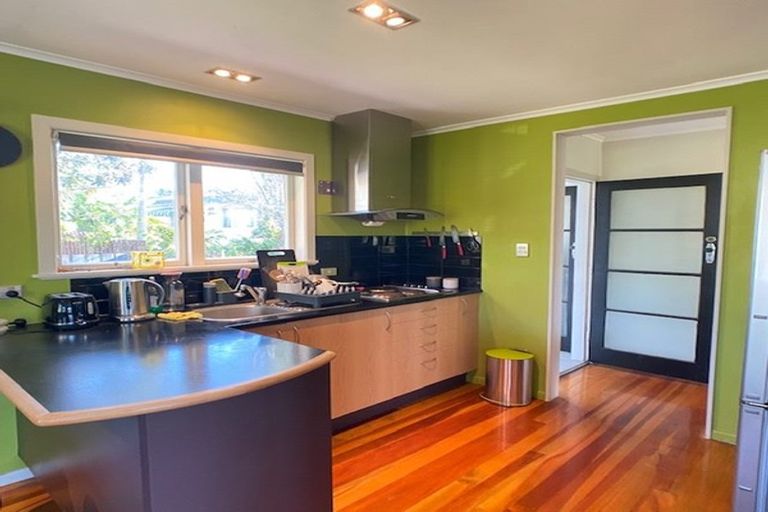 Photo of property in 95 View Road, Henderson, Auckland, 0612