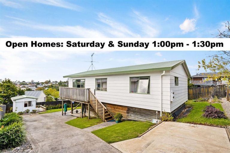 Photo of property in 1 Maywood Crescent, Glen Eden, Auckland, 0602