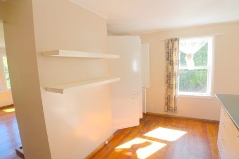 Photo of property in 21 Montgomery Avenue, Karori, Wellington, 6012