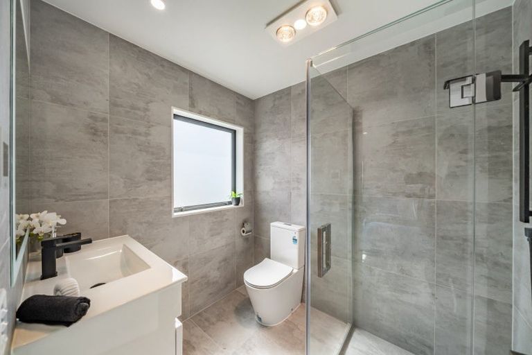 Photo of property in 8 Poto Road, Normandale, Lower Hutt, 5010