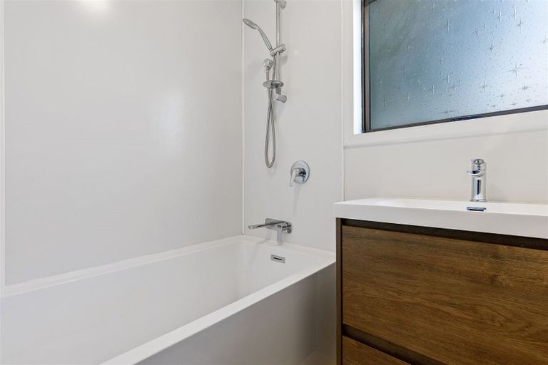 Photo of property in 2/303 Main South Road, Hornby, Christchurch, 8042