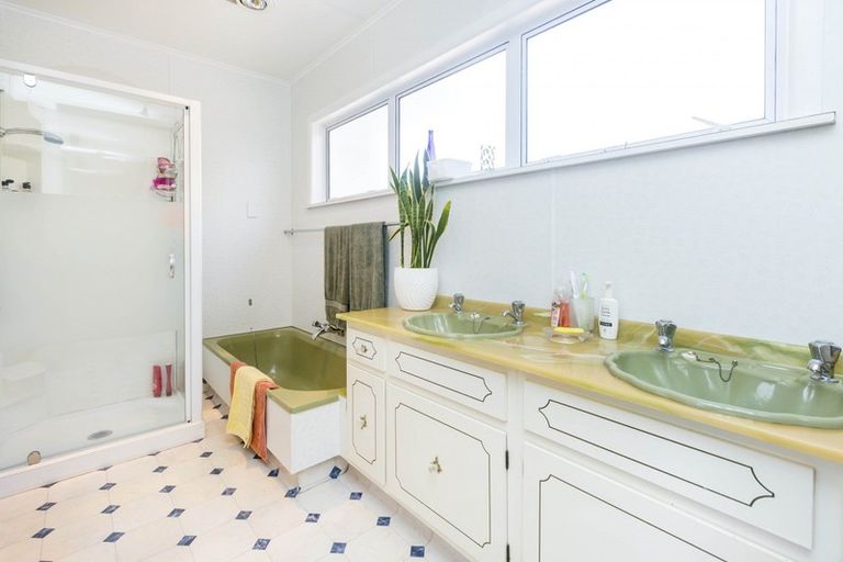 Photo of property in 1176 Fergusson Drive, Clouston Park, Upper Hutt, 5018