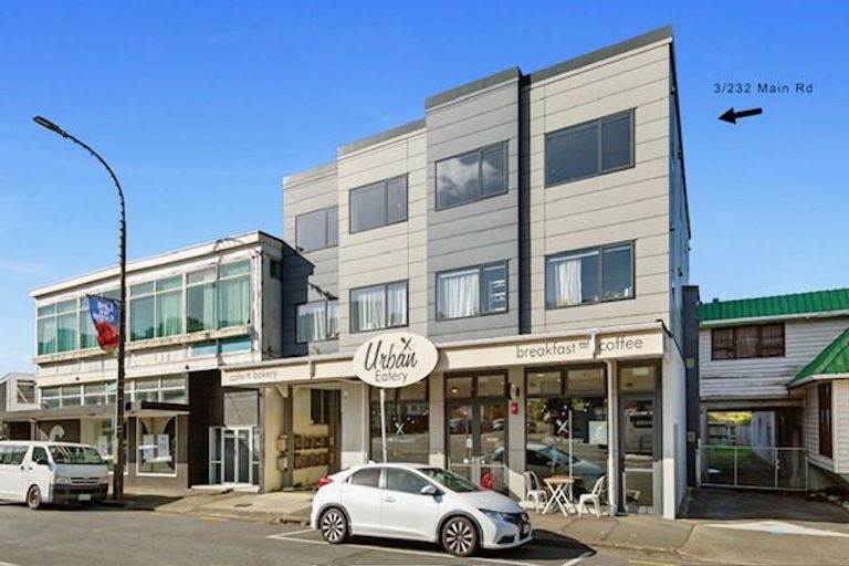 Photo of property in 4/232 Main Road, Tawa, Wellington, 5028