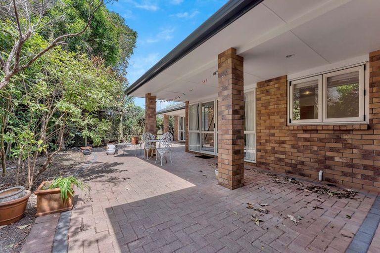 Photo of property in 60 Wattle Farm Road, Wattle Downs, Auckland, 2103