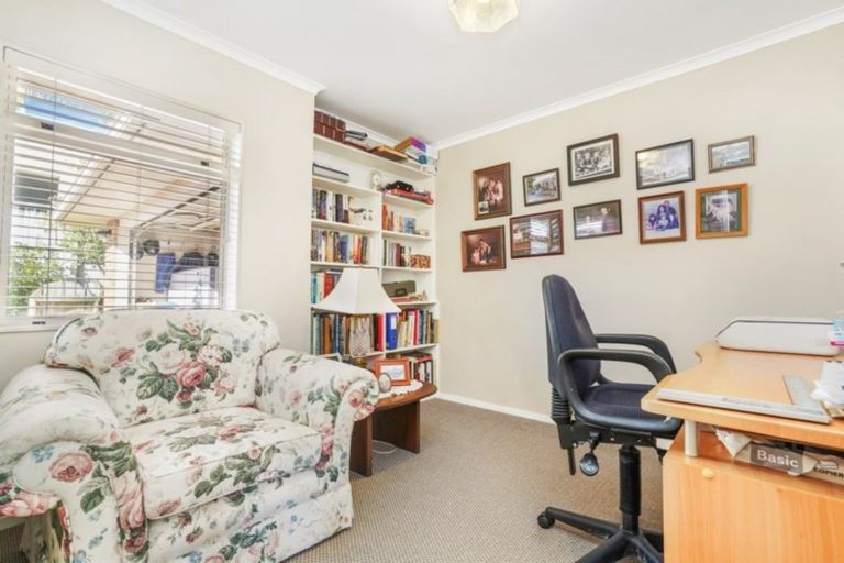 Photo of property in 5 Cate Road, Rototuna, Hamilton, 3210