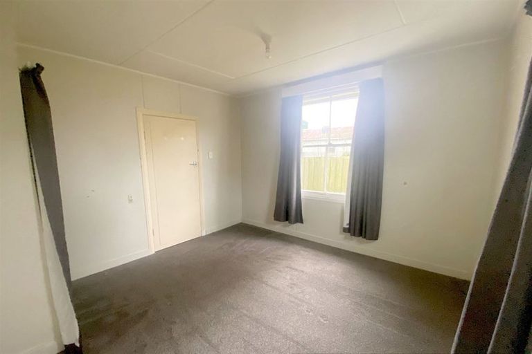 Photo of property in 102 Barbour Street, Waltham, Christchurch, 8011