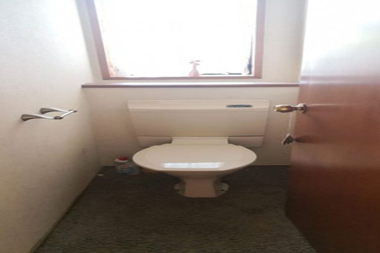 Photo of property in 34a Mark Edward Drive, Half Moon Bay, Auckland, 2012