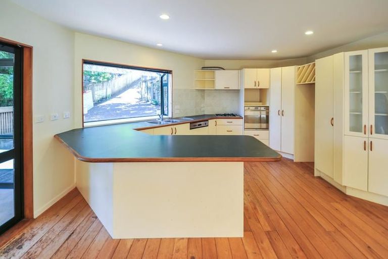 Photo of property in 2/16 Archers Road, Glenfield, Auckland, 0629