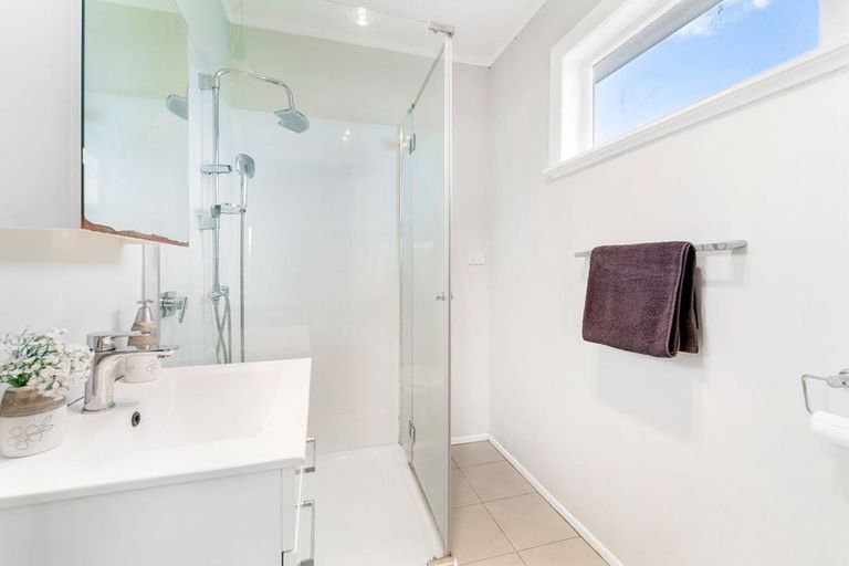 Photo of property in 23a Riserra Drive, Ranui, Auckland, 0612