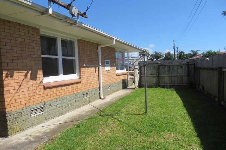Photo of property in 1/108a Carruth Road, Papatoetoe, Auckland, 2025