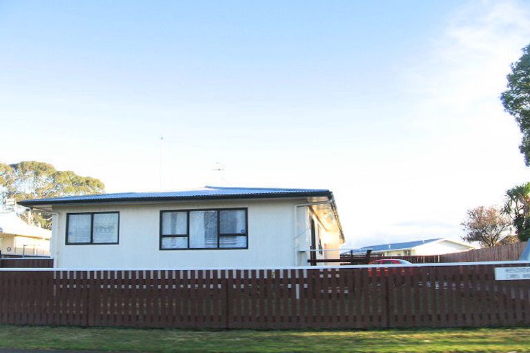 Photo of property in 9 Columbus Crescent, Flaxmere, Hastings, 4120