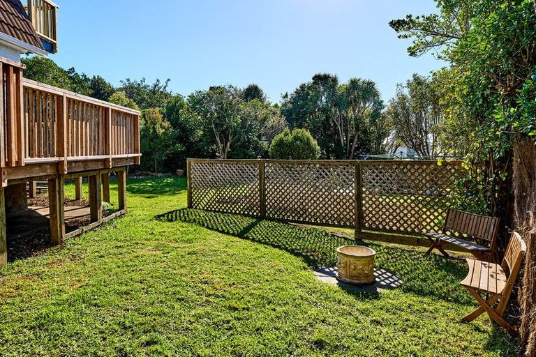 Photo of property in 10 Kotipu Place, Pukerua Bay, 5026