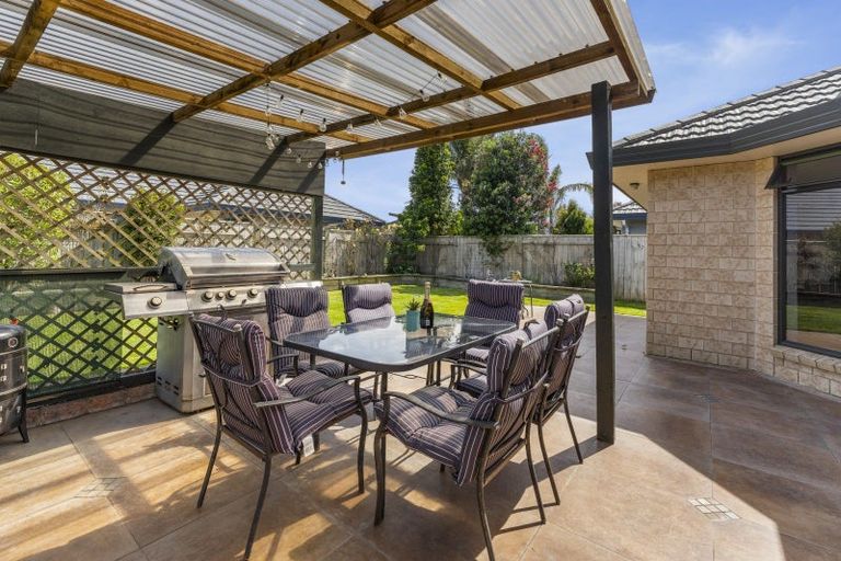 Photo of property in 25 Geneva Terrace, Kelvin Grove, Palmerston North, 4414