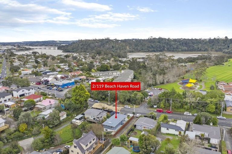 Photo of property in 2/119 Beach Haven Road, Beach Haven, Auckland, 0626