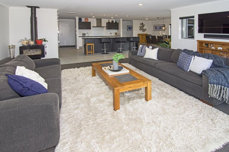 Photo of property in 6 Valkyrie Close, Carterton, 5713