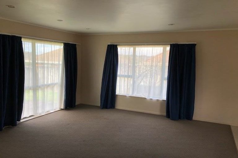 Photo of property in 174 Bruce Mclaren Road, Henderson, Auckland, 0612