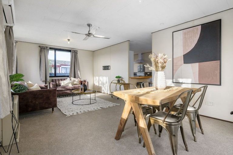 Photo of property in 38 Garland Drive, St Andrews, Hamilton, 3200