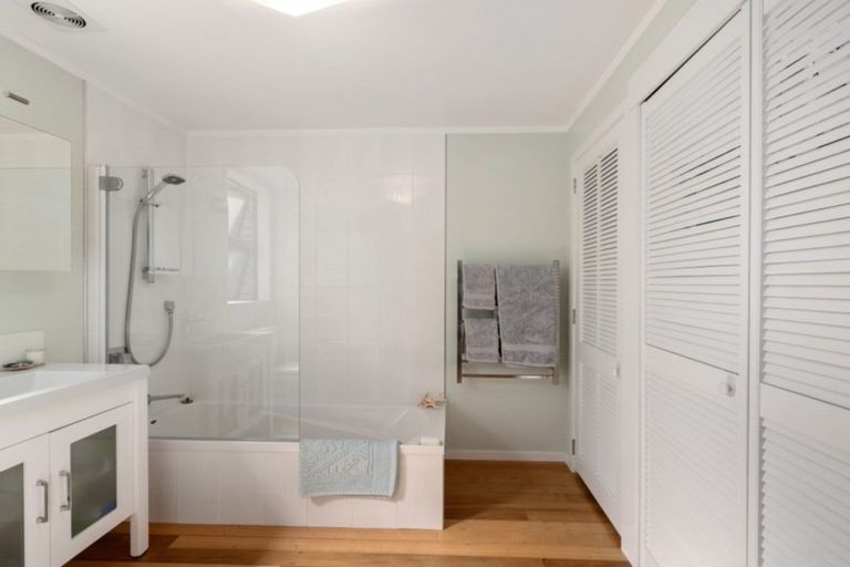 Photo of property in 18 Harbour View Road, Point Wells, Warkworth, 0986