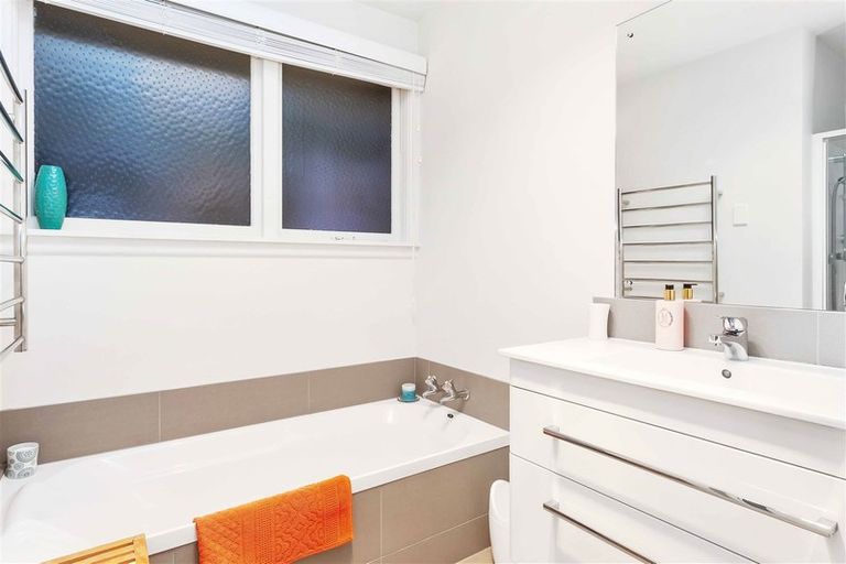 Photo of property in 48 Woodbury Street, Russley, Christchurch, 8042