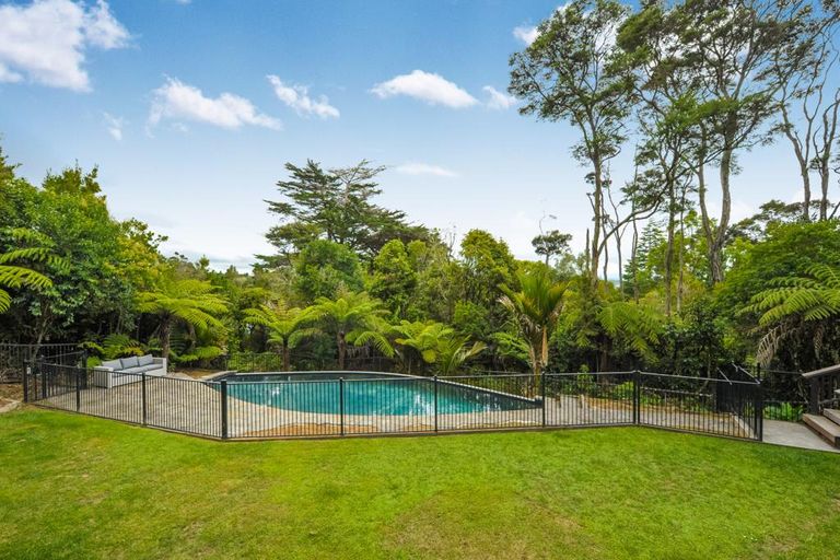 Photo of property in 14 Kopiko Road, Titirangi, Auckland, 0604