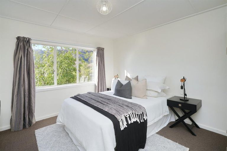 Photo of property in 36 Flinders Road, Heathcote Valley, Christchurch, 8022