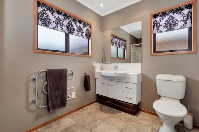 Photo of property in 19 Cranbrook Place, Rototuna North, Hamilton, 3210