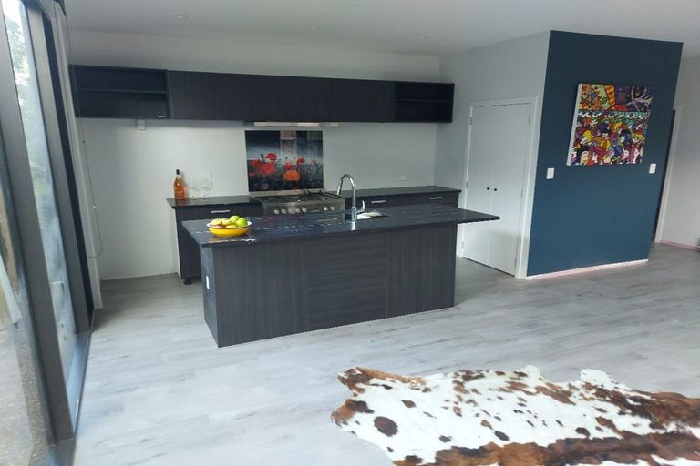 Photo of property in 20 De Val Drive, Titirangi, Auckland, 0604