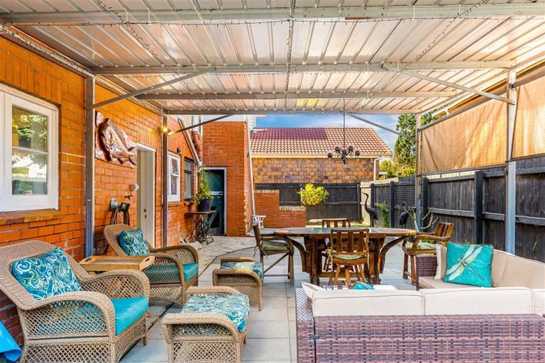 Photo of property in 7 Waterfront Road, Mangere Bridge, Auckland, 2022