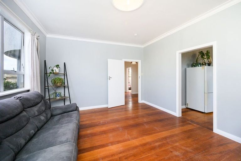 Photo of property in 31 Chelwood Street, Takaro, Palmerston North, 4412