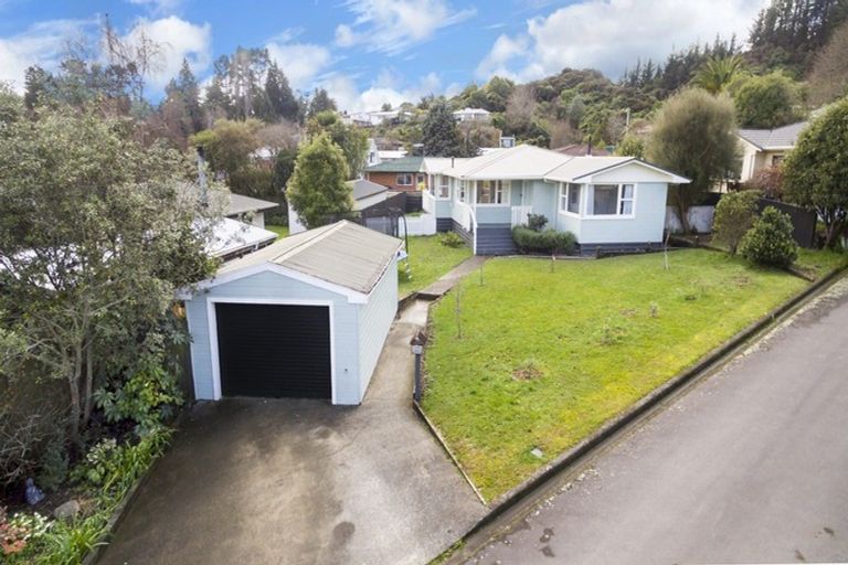 Photo of property in 65 Moeraki Road, Maoribank, Upper Hutt, 5018