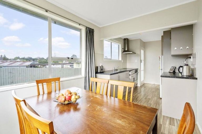 Photo of property in 314 Roscommon Road, Clendon Park, Auckland, 2103