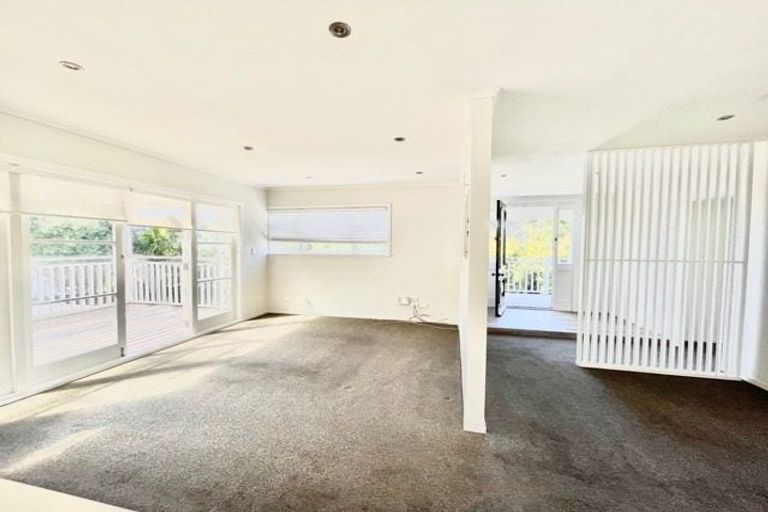 Photo of property in 12 Moore Street, Hillcrest, Auckland, 0627