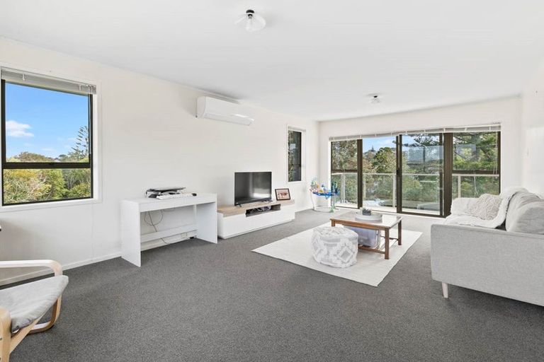 Photo of property in 48a Woodlands Crescent, Browns Bay, Auckland, 0630