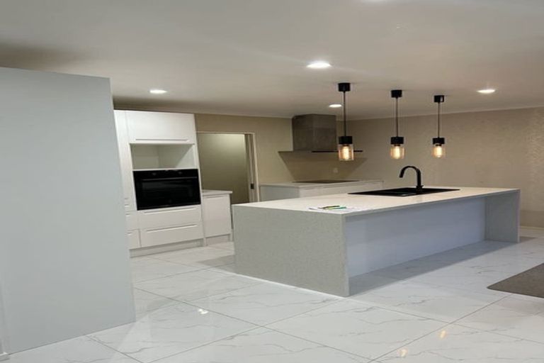 Photo of property in 94 Summerhill Drive, Fitzherbert, Palmerston North, 4410