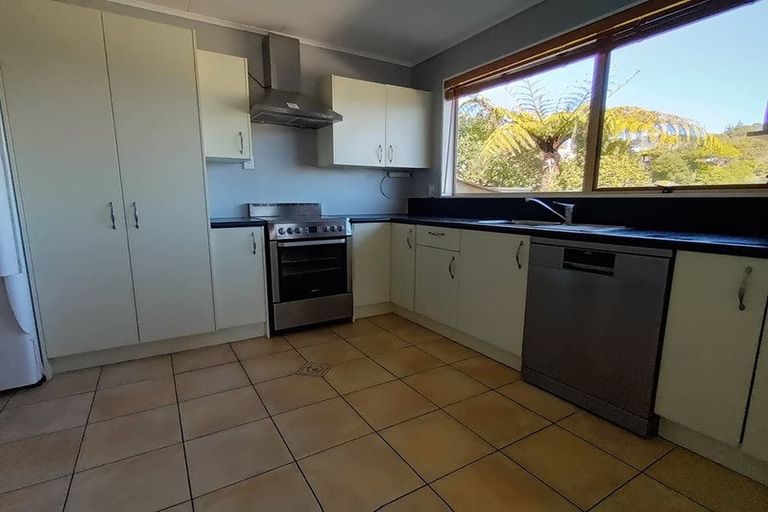 Photo of property in 8 Timaru Grove, Kelson, Lower Hutt, 5010