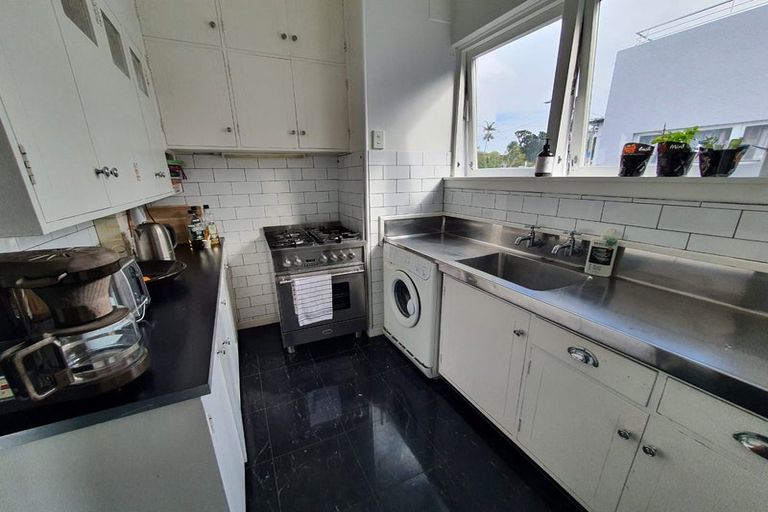 Photo of property in Illawarra Flats, 5/6 Brighton Road, Parnell, Auckland, 1052