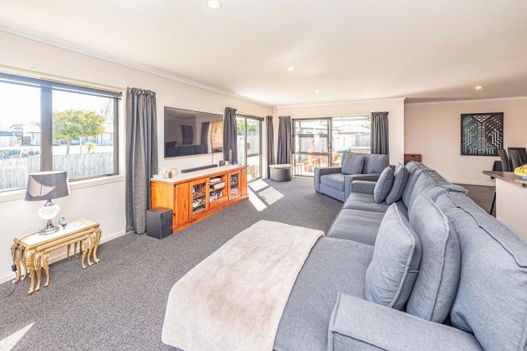 Photo of property in 24 Poynter Place, Gonville, Whanganui, 4501