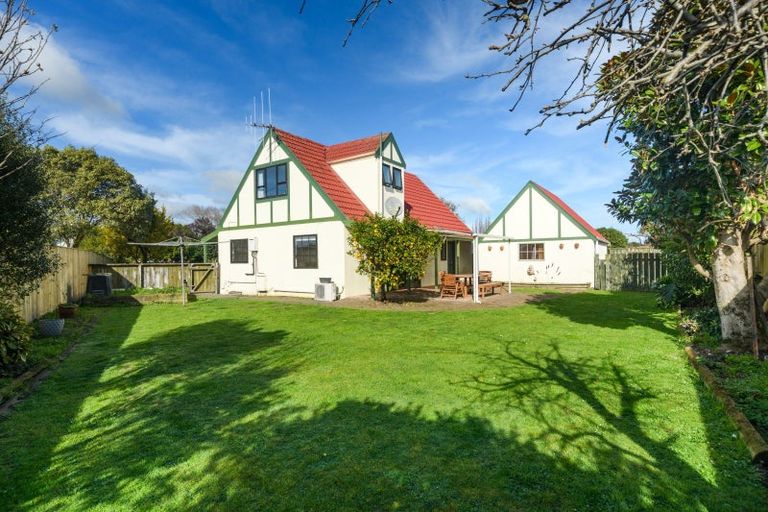 Photo of property in 68 Pencarrow Street, Highbury, Palmerston North, 4412