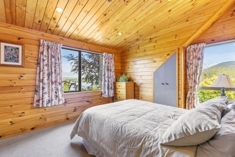 Photo of property in 2 Grand Vue Road, Kawaha Point, Rotorua, 3010