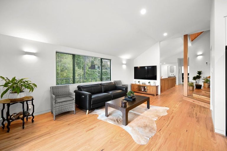 Photo of property in 2 Minchin Crescent, St Andrews, Hamilton, 3200